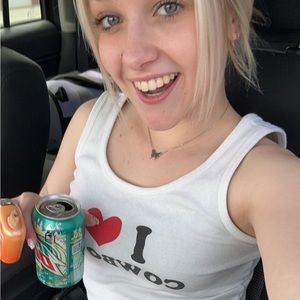 Meet your Posher, Leslie